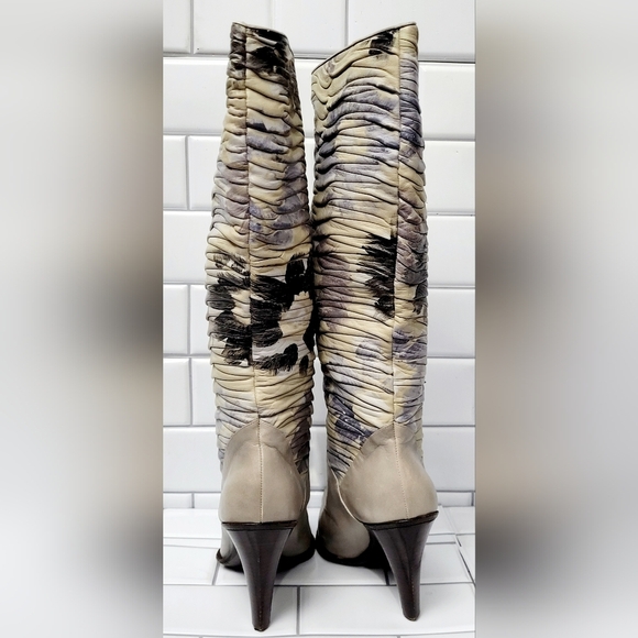 DIBRERA by Paolo Zanoli Soft Gray Leather High Heel Boot Pointed Toe Floral Plea - Picture 9 of 10